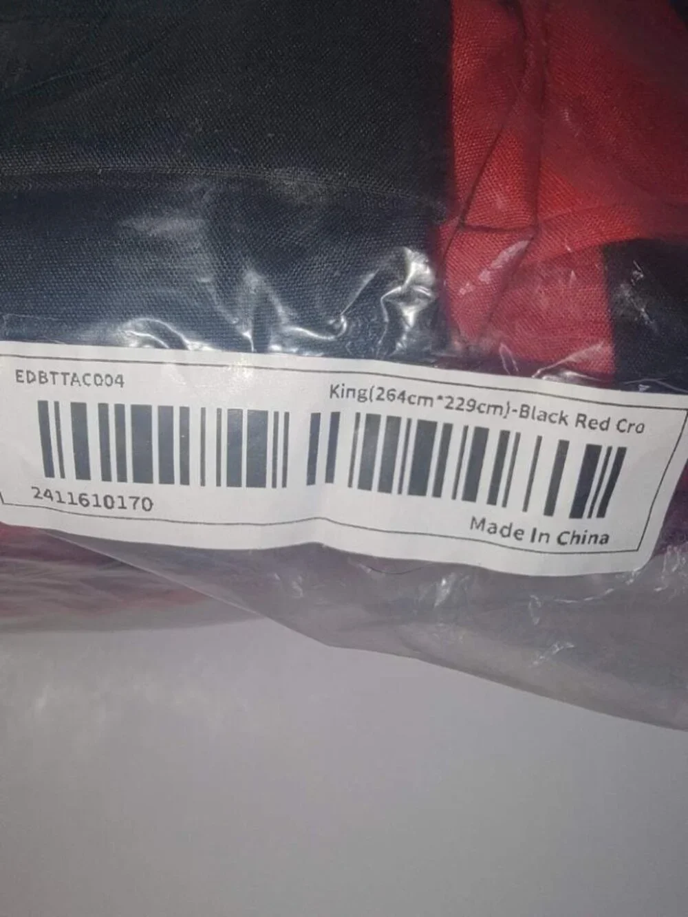 NWT King/Queen Duvet Cover with 2 matching pillowcases! Black & Red King Sized!